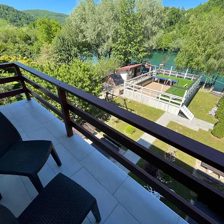 بيت ضيافة And Neron Bihac