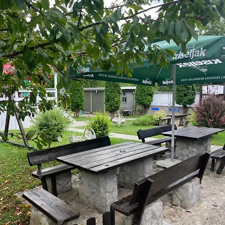 بيت ضيافة And Neron Bihac