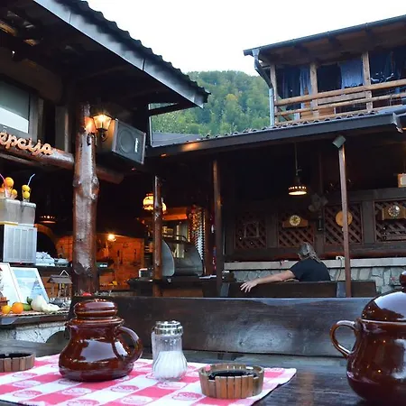 بيت ضيافة And Neron Bihac Lohovo