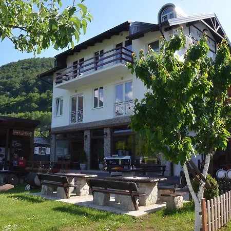 بيت ضيافة And Neron Bihac Lohovo