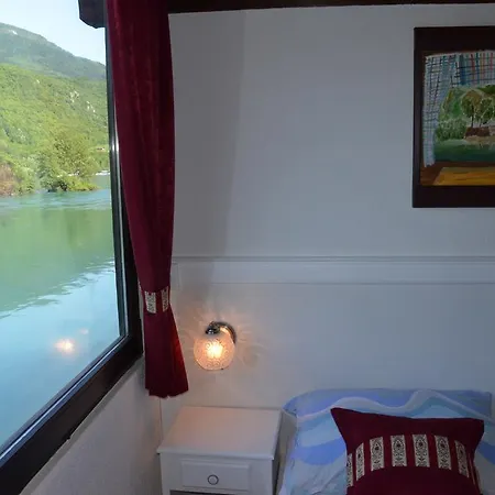 بيت ضيافة And Neron Bihac Lohovo