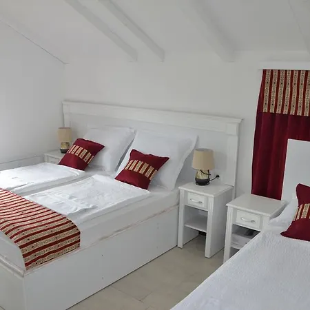 Guest house And Neron Bihac 3*