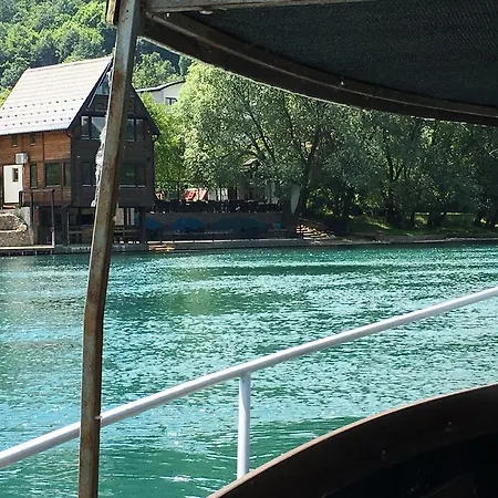 بيت ضيافة And Neron Bihac